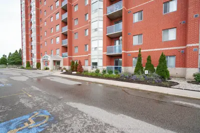 30 CHAPMAN Court 406, London North, ON N6G 4Y4