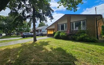 48 Manning Avenue, Hamilton, On L9a 3e7