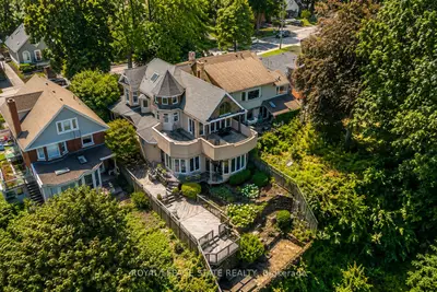 91 Mountain Park Avenue, Hamilton, On L9a 1a1