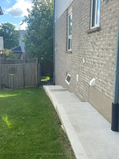 46 Tradewinds Place Walkout Basement, Kitchener, On N2n 3g4