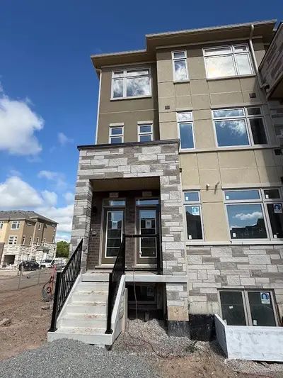 933 North Waterdown Drive, Hamilton, On L8b 2b1