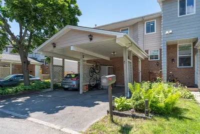 16 Stamford Private, Hunt Club - South Keys And Area, On K1t 3j1