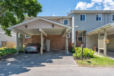 16 Stamford Private, Hunt Club - South Keys And Area, On K1t 3j1