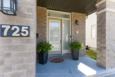 725 Capricorn Circle, Blossom Park - Airport And Area, On K4m 0j4