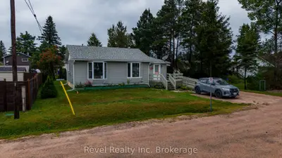 2 Lincoln Avenue, South River, On P0a 1x0
