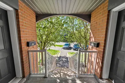 49 Jardin Private 343, Manor Park - Cardinal Glen And Area, On K1k 2v8