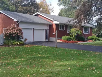 28 Southcrest Drive, Greater Napanee, On K7r 3k2
