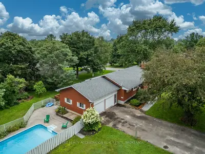 28 Southcrest Drive, Greater Napanee, On K7r 3k2