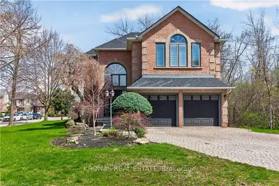 85 Waterford Crescent, Hamilton, On L8e 4z7