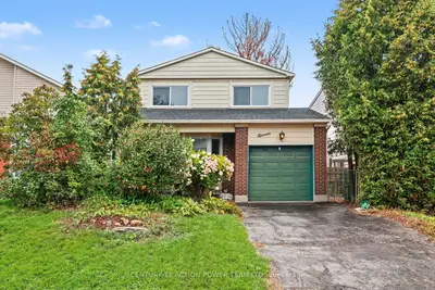 11 Riding Way, Kanata, On K2m 1c3
