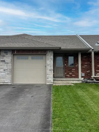 19 MCINTOSH Crescent, Quinte West, ON K8V 0G1