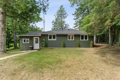 17 Halcomb Lane, Limerick, On K0l 1p0