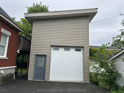 1148 Parisien Street B, Cyrville - Carson Grove - Pineview, On K1b 3n6