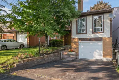 23 Bluegrass Drive, Kanata, On K2m 1g2