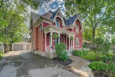 15 Gilholm Avenue, Cambridge, On N1s 1t3
