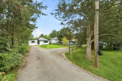 417 County Road 28, Prince Edward County, On K8p 3j1