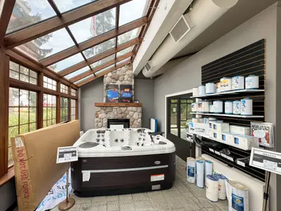 775 Wharncliffe Road S Unit 2, London South, On N6j 2n8