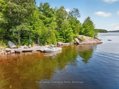 125 Mazinaw Lake Boat Access, Addington Highlands, On K0h 1k0