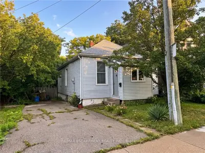 28 Brantdale Avenue, Hamilton, On L9c 1b7