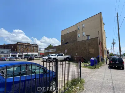 221 Algonquin Avenue, North Bay, On P1b 4v8