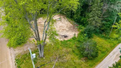 201 SAND POINT Road, Whitewater Region, ON K8A 6W2