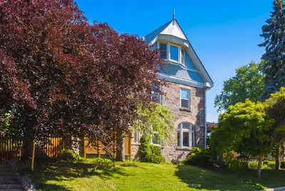 54 Bruce Street, Cambridge, On N1r 2e3