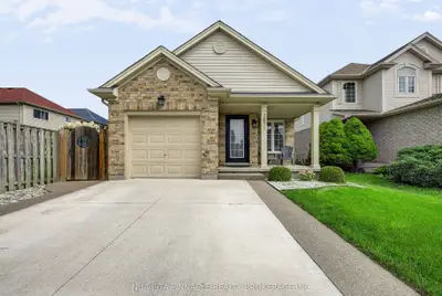 2871 MEADOWGATE Boulevard, London South, ON N6M 1L3