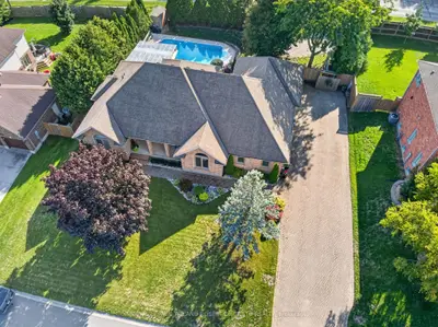 19 WOODLAND Drive, Middlesex Centre, ON N0L 1R0