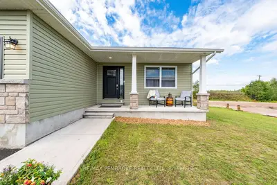 20 Terrance Drive, Petawawa, On K8h 0g3