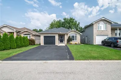 15 Landon Avenue, Norfolk, On N3y 5j8
