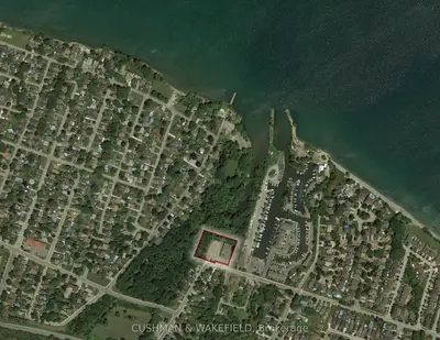 3 Lake Street, Grimsby, On L3m 2g4