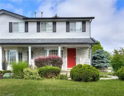 620 Settlersfield Court B, Waterloo, On N2t 2k7