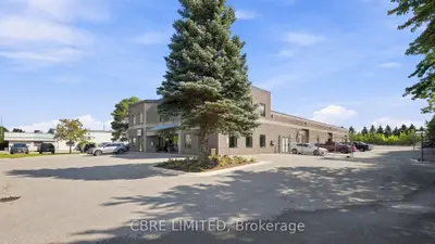546 Sovereign Road, London East, On N5v 4k5