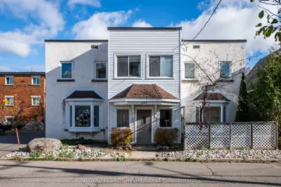 213 Desrosiers Street, Vanier And Kingsview Park, On K1l 7t2