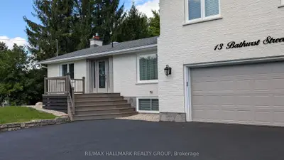 13 Bathurst Street, Kanata, On K2w 1a7