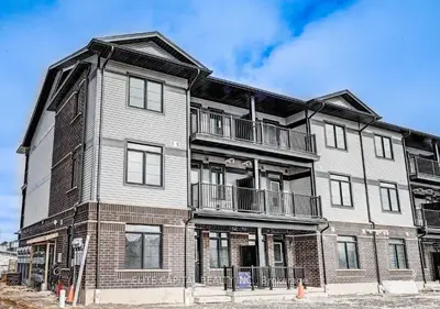 104 Oat Lane, Kitchener, On N2r 0s8