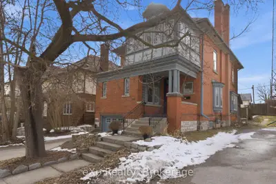 385 Stewart Street, Peterborough, On K9h 4a9
