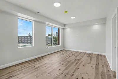 42 Mcarthur Avenue 201, Vanier And Kingsview Park, On K1l 6r2
