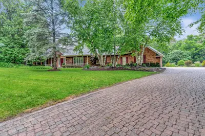 22 Deerpath Court, Cambridge, On N1t 1h7