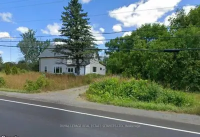 21062 Loyalist Parkway, Prince Edward County, On K0k 1l0