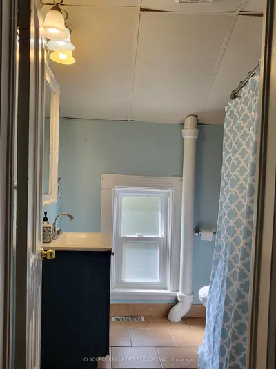 136 Cooper Street A1, Cambridge, On N3c 2n7