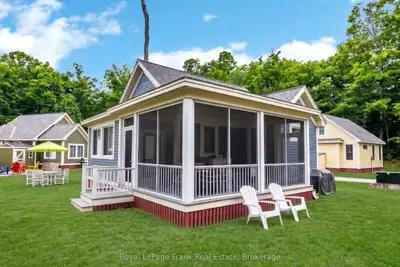 11 Hollow Lane 219, Prince Edward County, On K0k 1p0