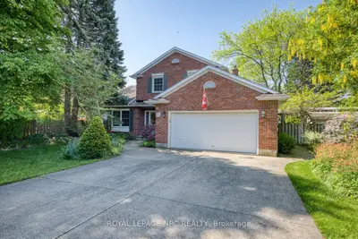 35 Garrison Village Drive, Niagara-on-the-lake, On L0s 1j0