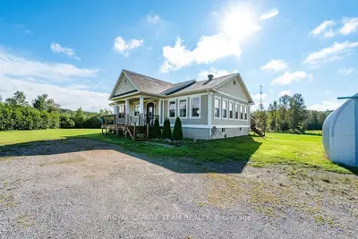 41 Dombroskie Road, Whitewater Region, On K0j 1y0