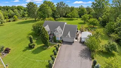 33 Maryvale Avenue, Hamilton, On L9h 7p1