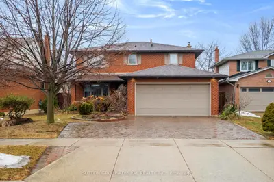 47 Sandy Drive, Hamilton, On L8e 4x4