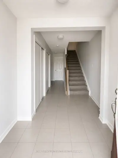 347 Parallax Private, Barrhaven, On K2j 7b2