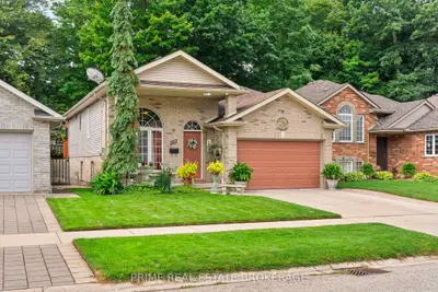 102 Ridge Street, Strathroy-caradoc, On N7g 4k1