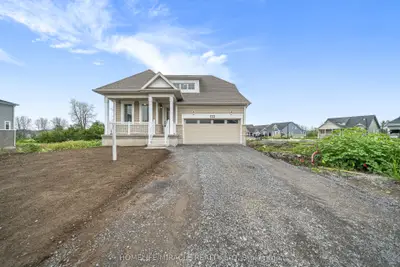 8 Royal Oak Crescent, Loyalist, On K0h 1g0