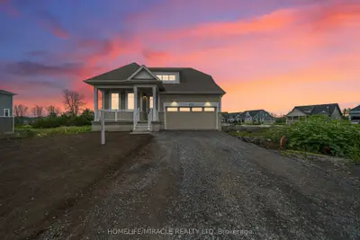 8 Royal Oak Crescent, Loyalist, On K0h 1g0